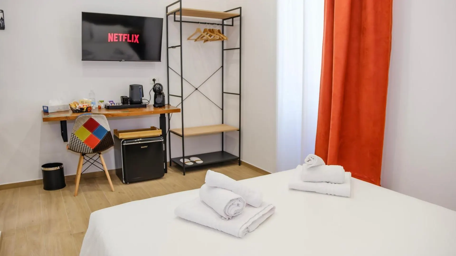 Bed and Breakfast Futura Guest House Μπάρι