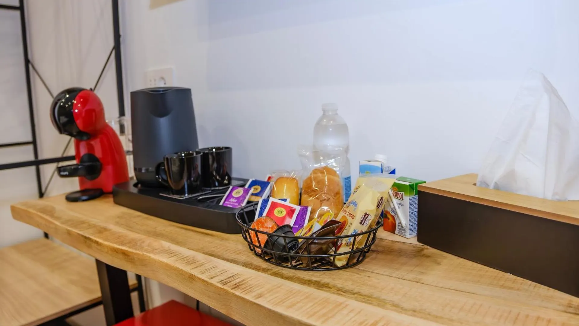 Futura Guest House Μπάρι Bed and Breakfast